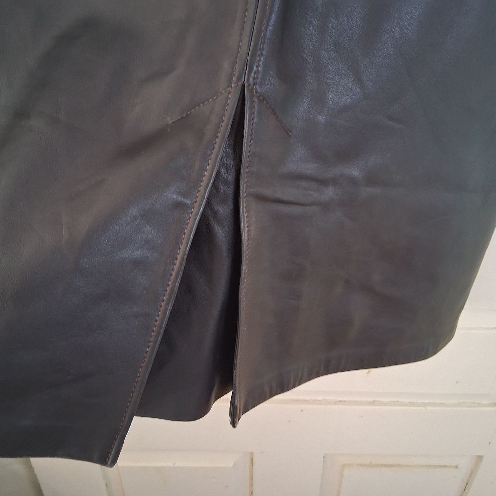 GAP Vintage Charcoal Leather Below the Knee Pencil Skirt with Zip Back - Picture 5 of 16